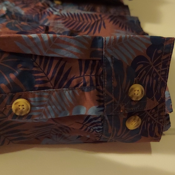 Men's Duluth Trading Co. Shirt - Picture 2 of 8